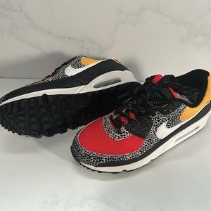 NWT Nike Air Max 90 SE Black/Phantom/Chile Red/Pollen Size 7.5